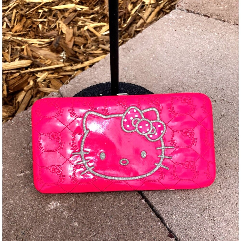 2012 Loungefly Sanrio Hello Kitty Pink Patent PVC Quilted Clutch Wallet Rare